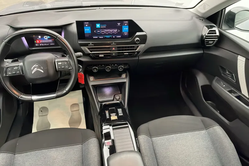 Image secondaire du véhicule 10