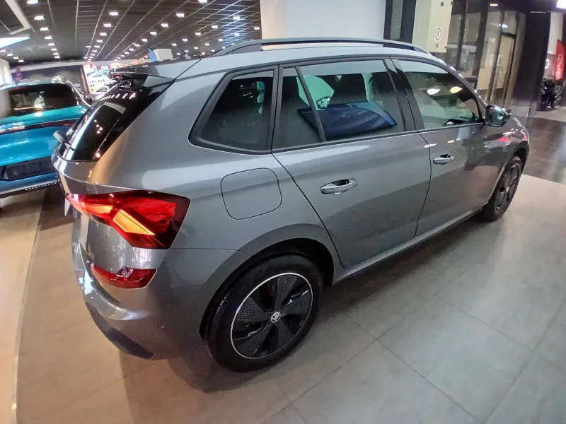 Image secondaire du véhicule 5