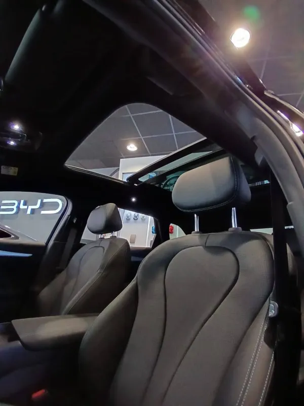 Image secondaire du véhicule 10