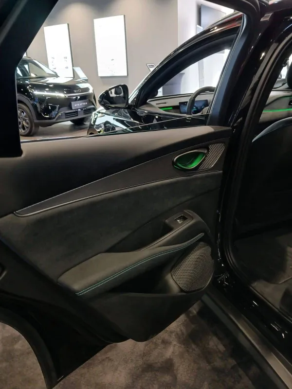 Image secondaire du véhicule 16