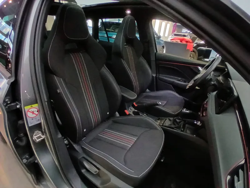 Image secondaire du véhicule 21