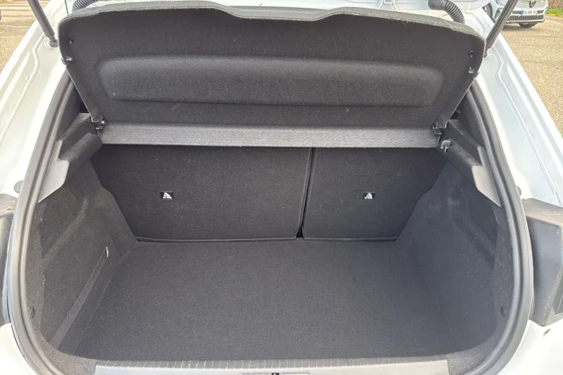 Image secondaire du véhicule 10