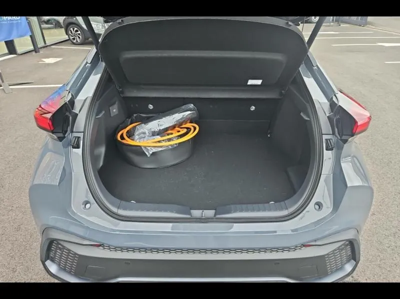 Image secondaire du véhicule 10