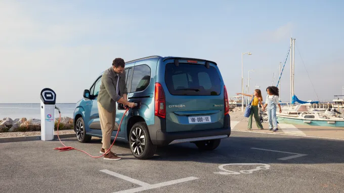 Citroën Berlingo : Mise en charge borne publique