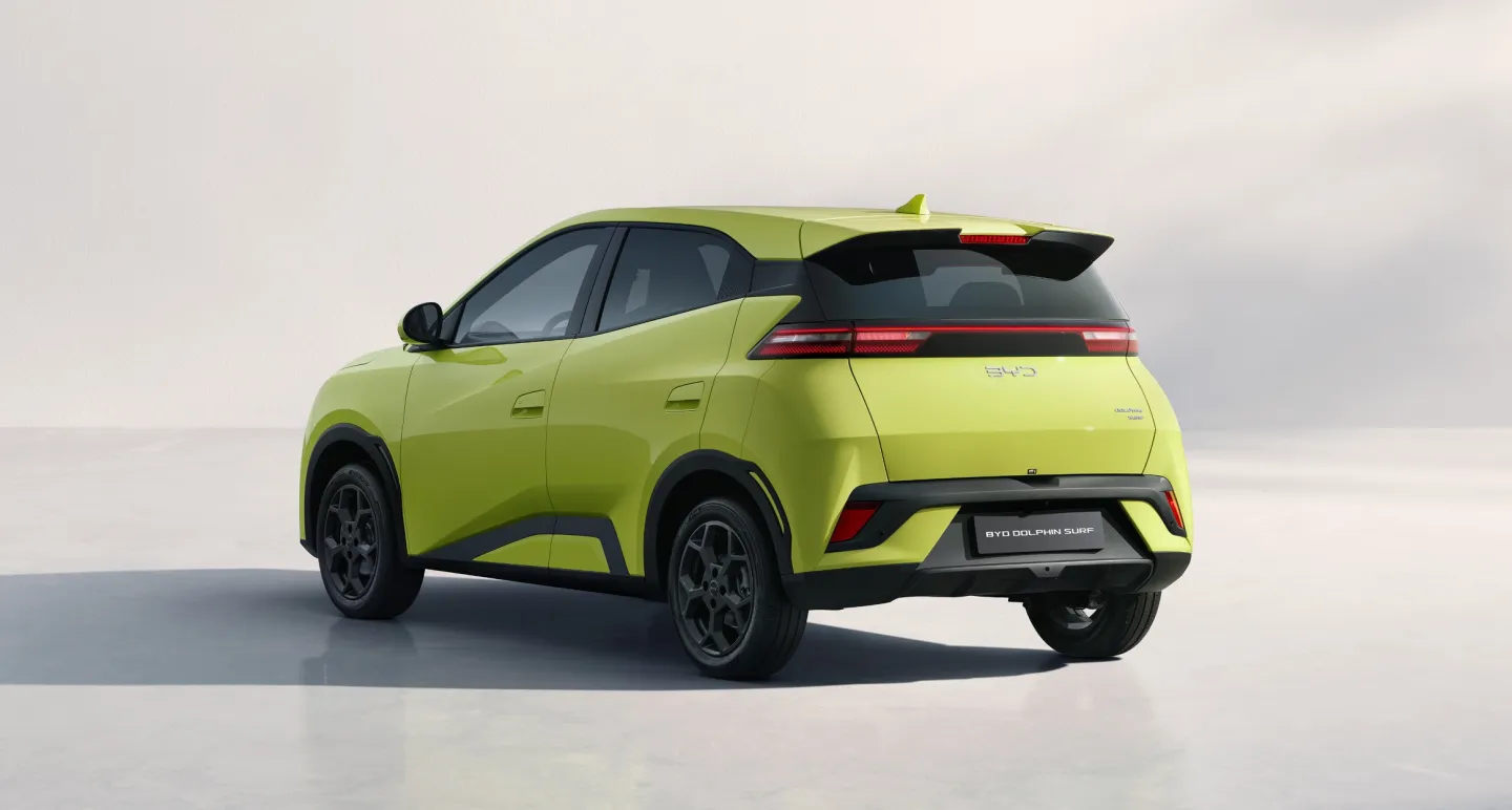 BYD Dolphin Surf 2025 : trois quarts arrière gauche statique