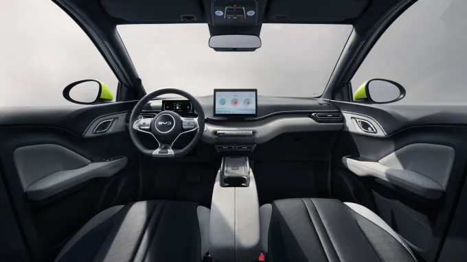 BYD Dolphin Surf 2025 : intérieur et planche de bord