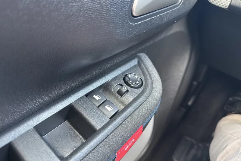 Image secondaire du véhicule 23