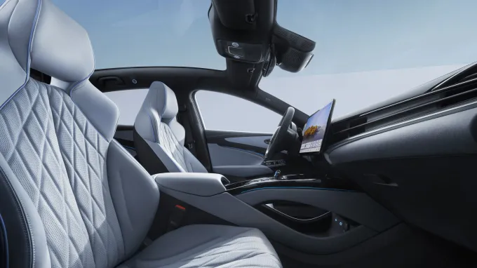 BYD Seal 2026 : intérieur vu du siège passager avant