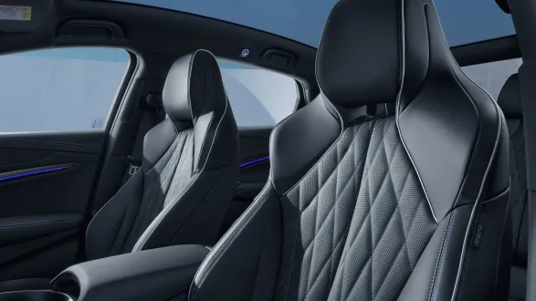 BYD Seal 2026 : sièges avant