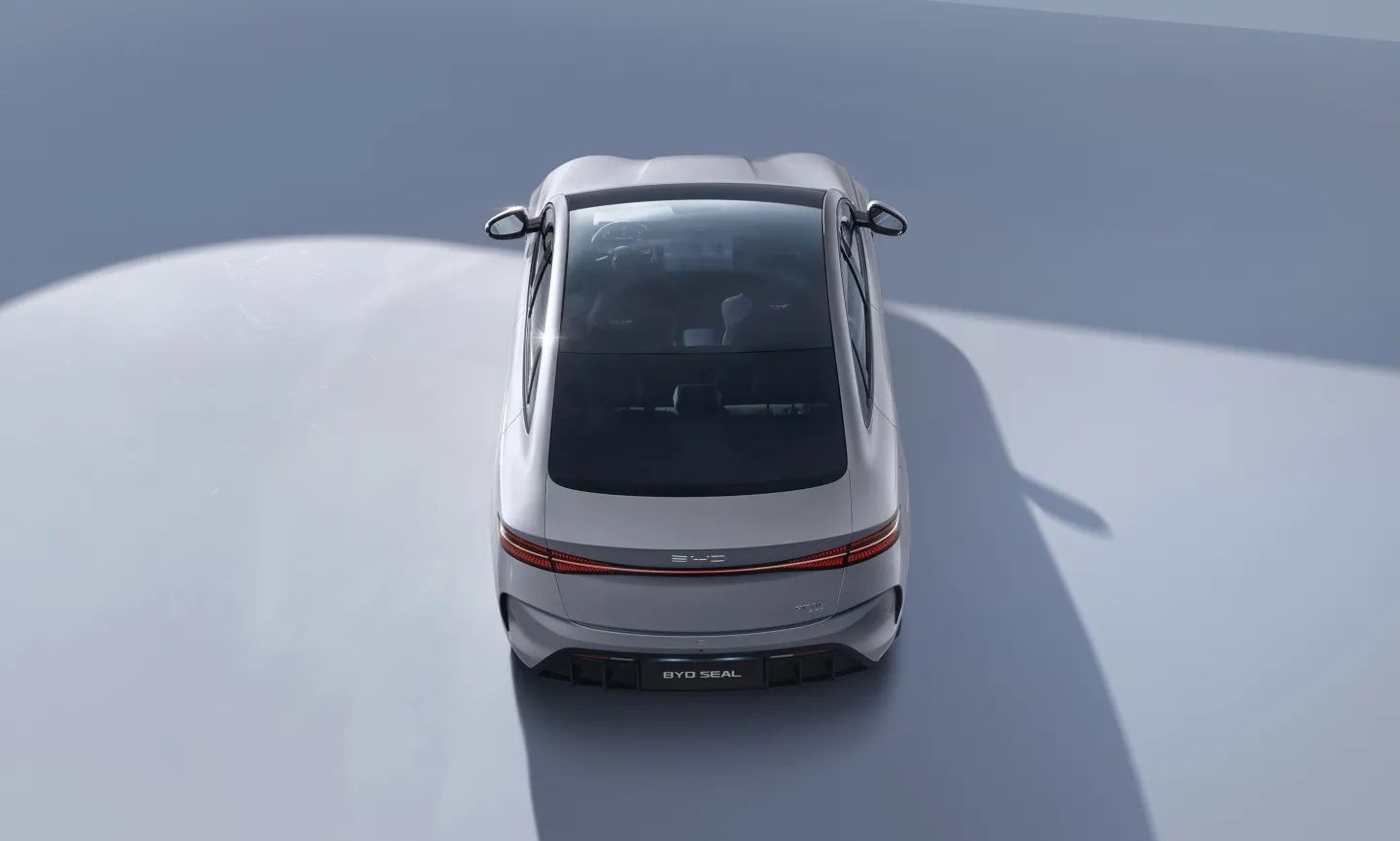 BYD Seal 2026 : vue de dessus avec toit vitré