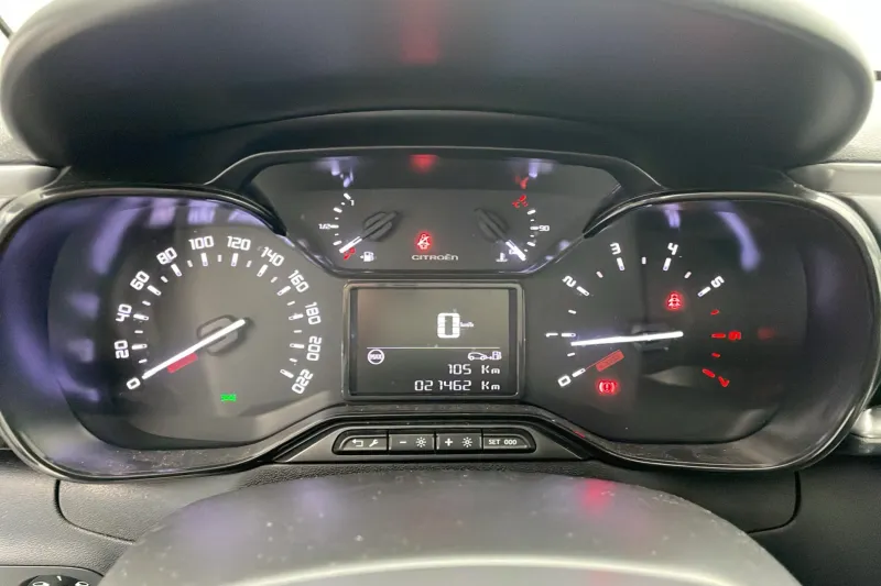 Image secondaire du véhicule 44