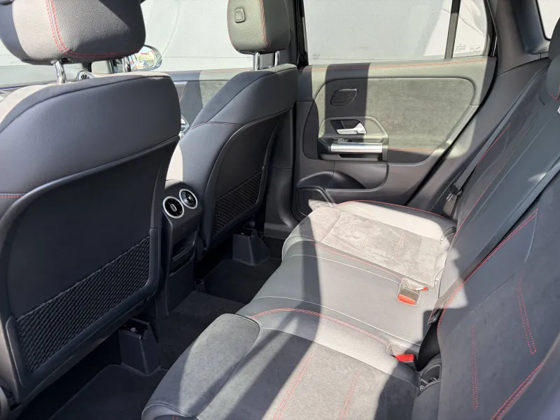 Image secondaire du véhicule 23