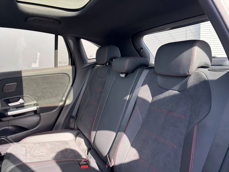 Image secondaire du véhicule 24