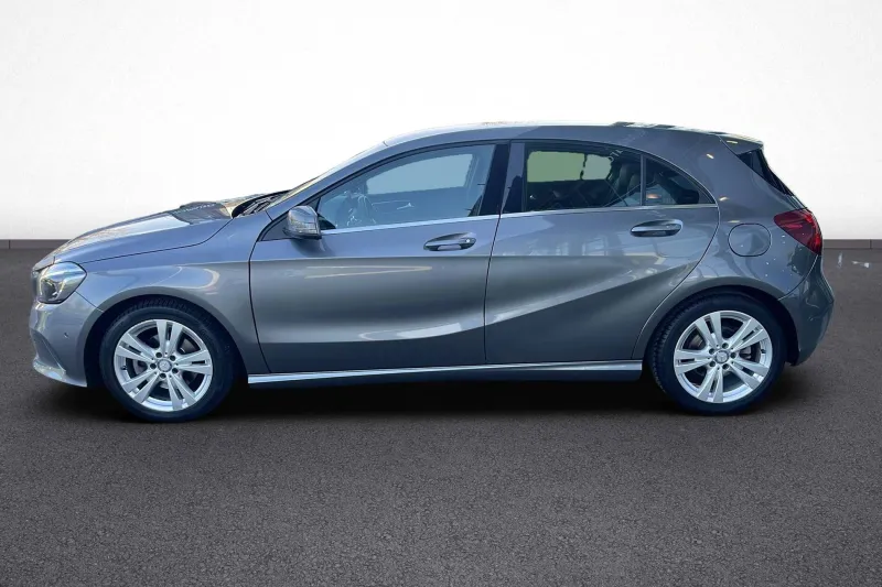 Image secondaire du véhicule 4