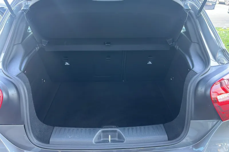 Image secondaire du véhicule 10