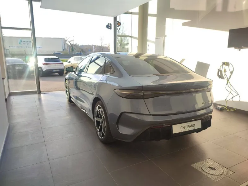 Image secondaire du véhicule 8