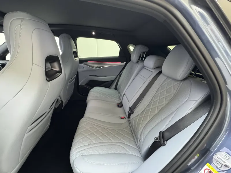 Image secondaire du véhicule 8