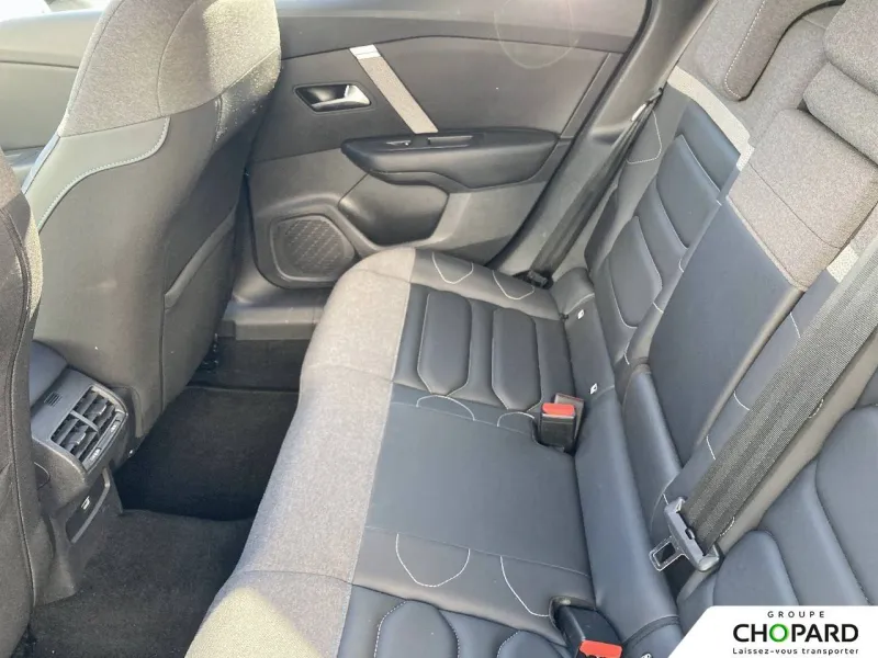 Image secondaire du véhicule 12