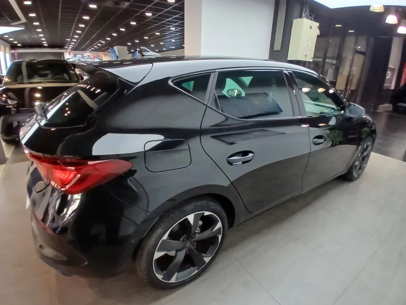 Image secondaire du véhicule 5