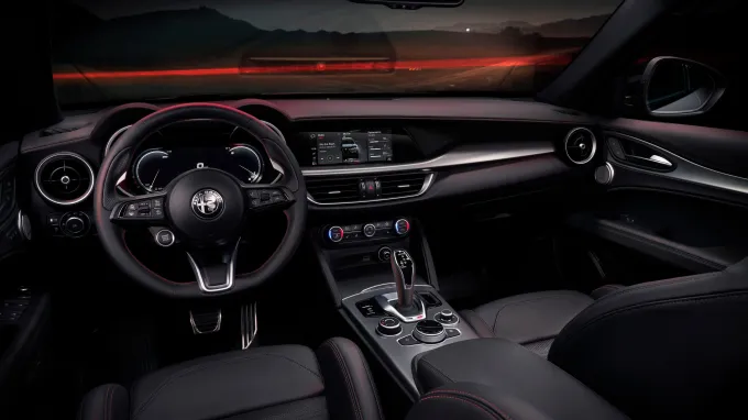 Alfa Romeo Stelvio : Planche de bord