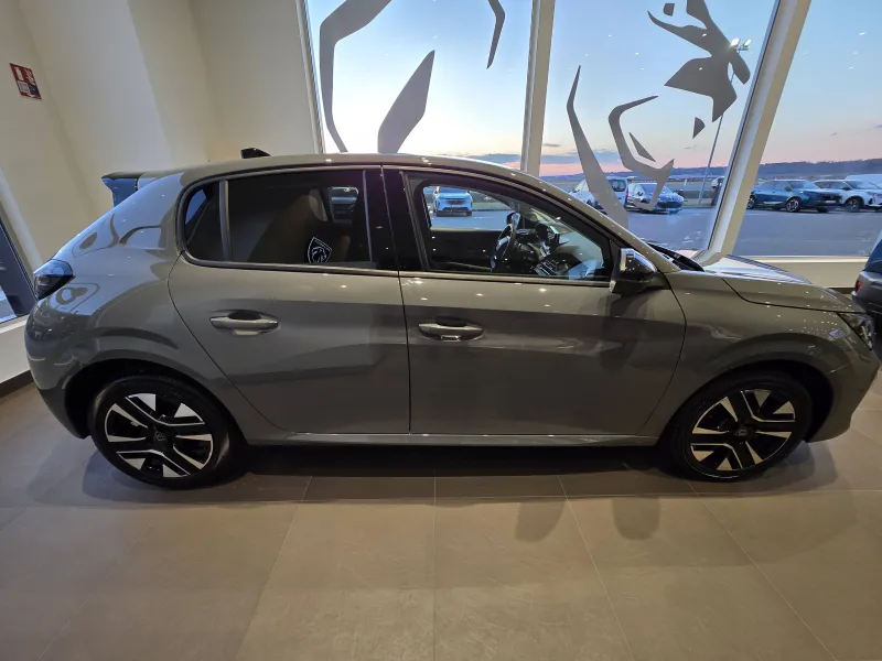 Image secondaire du véhicule 9