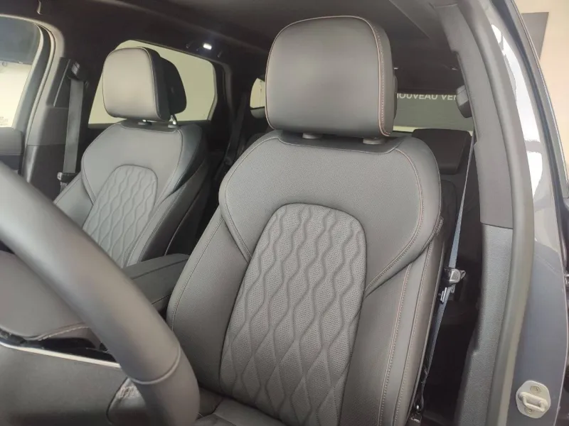 Image secondaire du véhicule 9