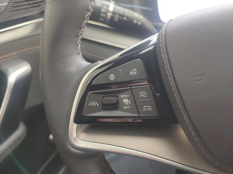 Image secondaire du véhicule 23