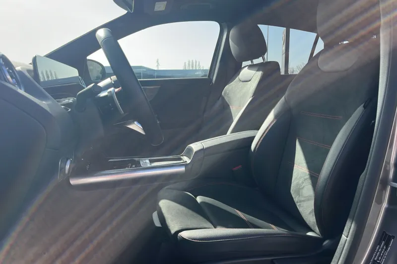 Image secondaire du véhicule 11