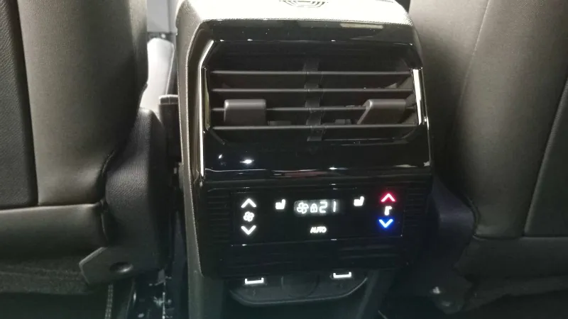 Image secondaire du véhicule 9