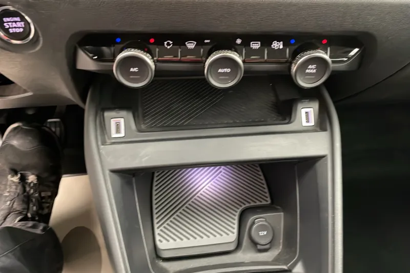 Image secondaire du véhicule 18