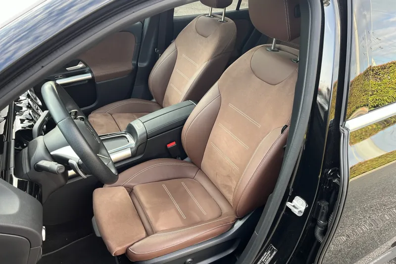 Image secondaire du véhicule 11