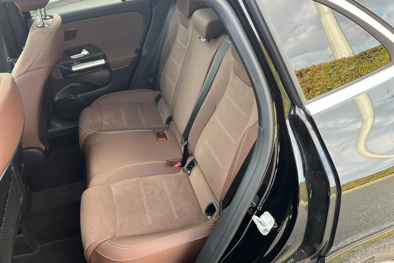 Image secondaire du véhicule 12