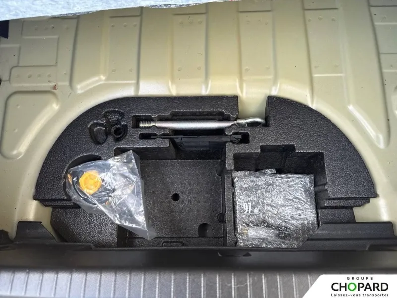 Image secondaire du véhicule 25