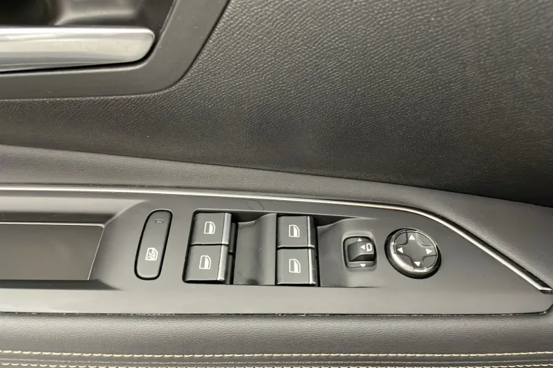 Image secondaire du véhicule 24