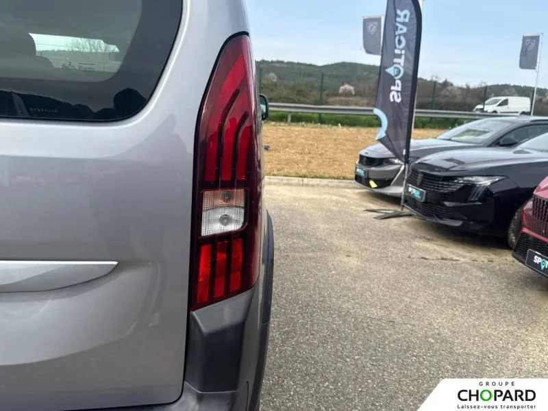 Image secondaire du véhicule 24