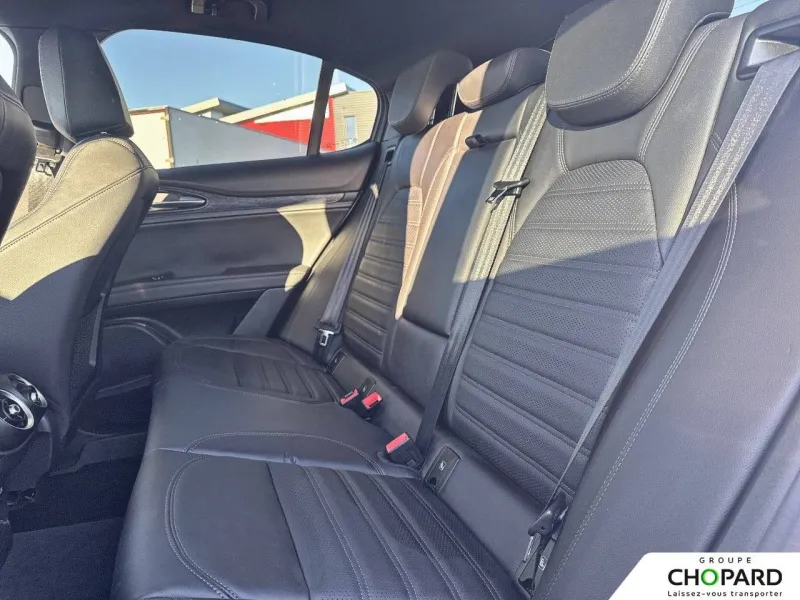 Image secondaire du véhicule 12