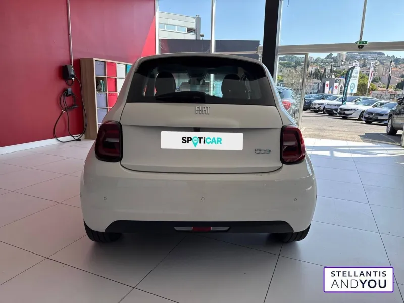 Image secondaire du véhicule 6