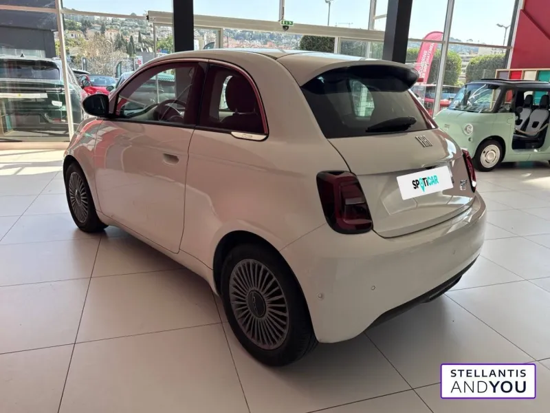 Image secondaire du véhicule 8