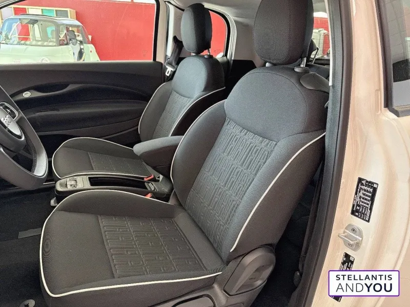 Image secondaire du véhicule 10