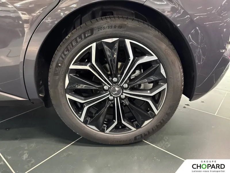 Image secondaire du véhicule 12