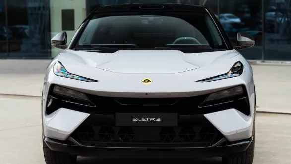 Lotus Eletre Face avant