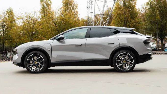 Lotus Eletre : Profil