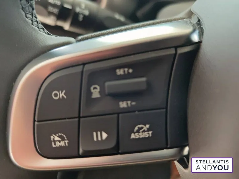 Image secondaire du véhicule 24