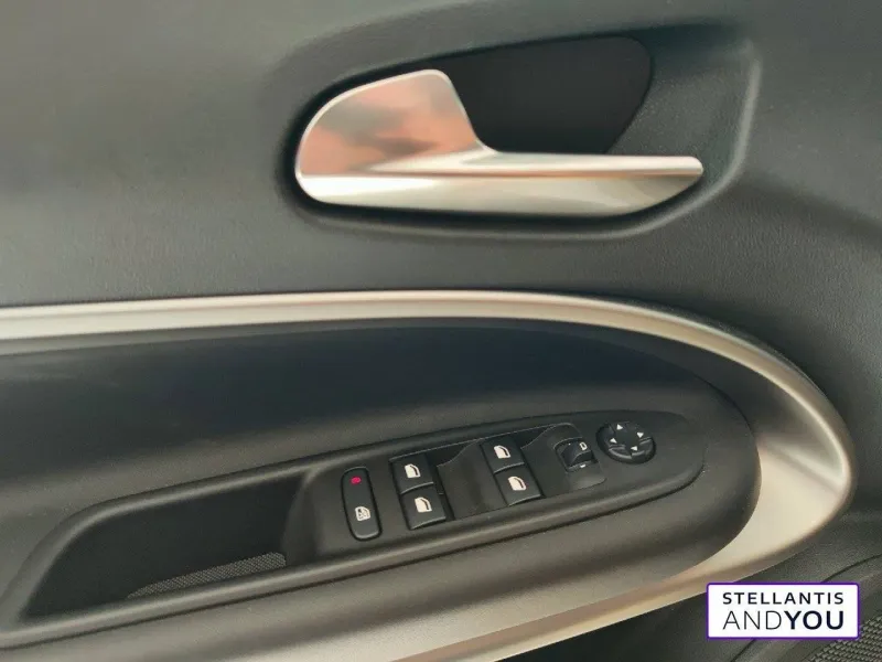 Image secondaire du véhicule 25