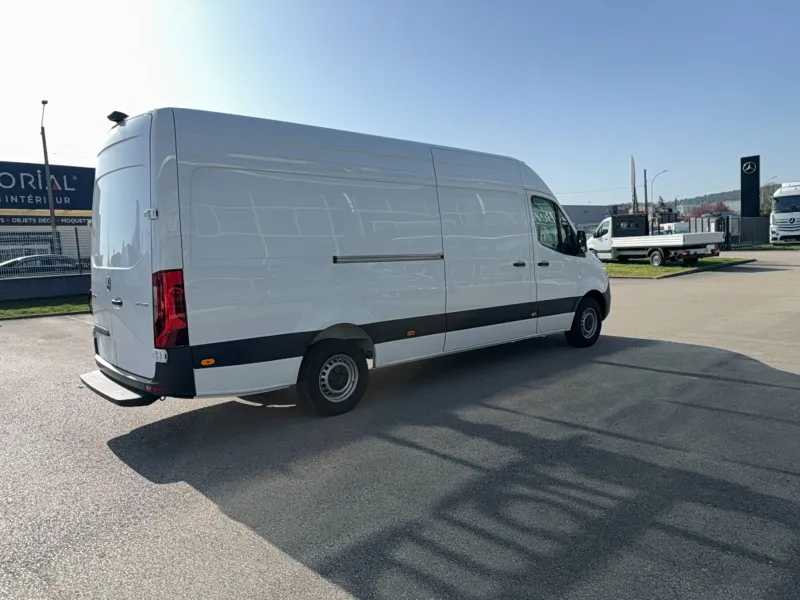 Image secondaire du véhicule 4