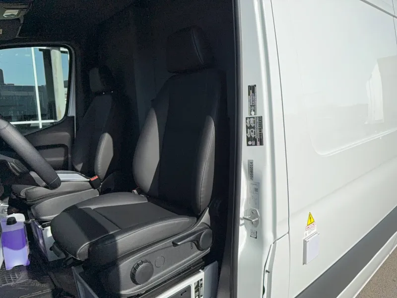 Image secondaire du véhicule 12