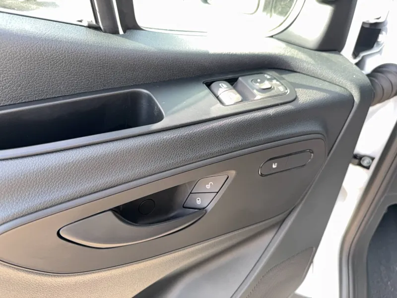 Image secondaire du véhicule 23