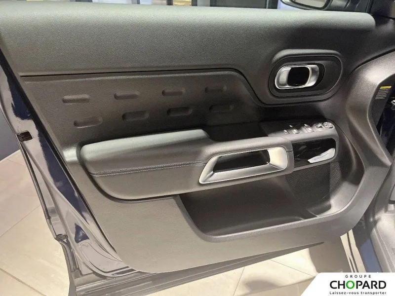 Image secondaire du véhicule 8