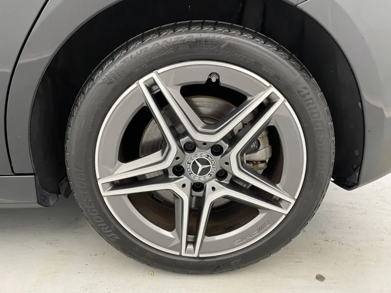 Image secondaire du véhicule 32