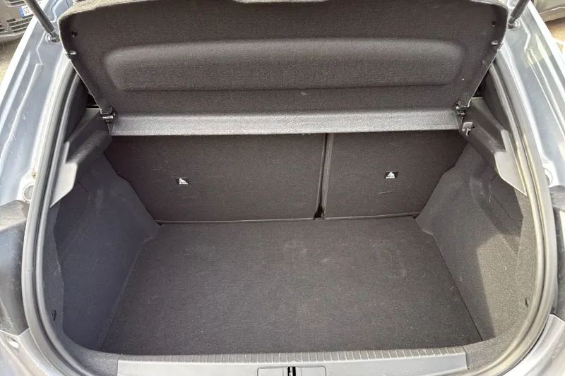 Image secondaire du véhicule 10